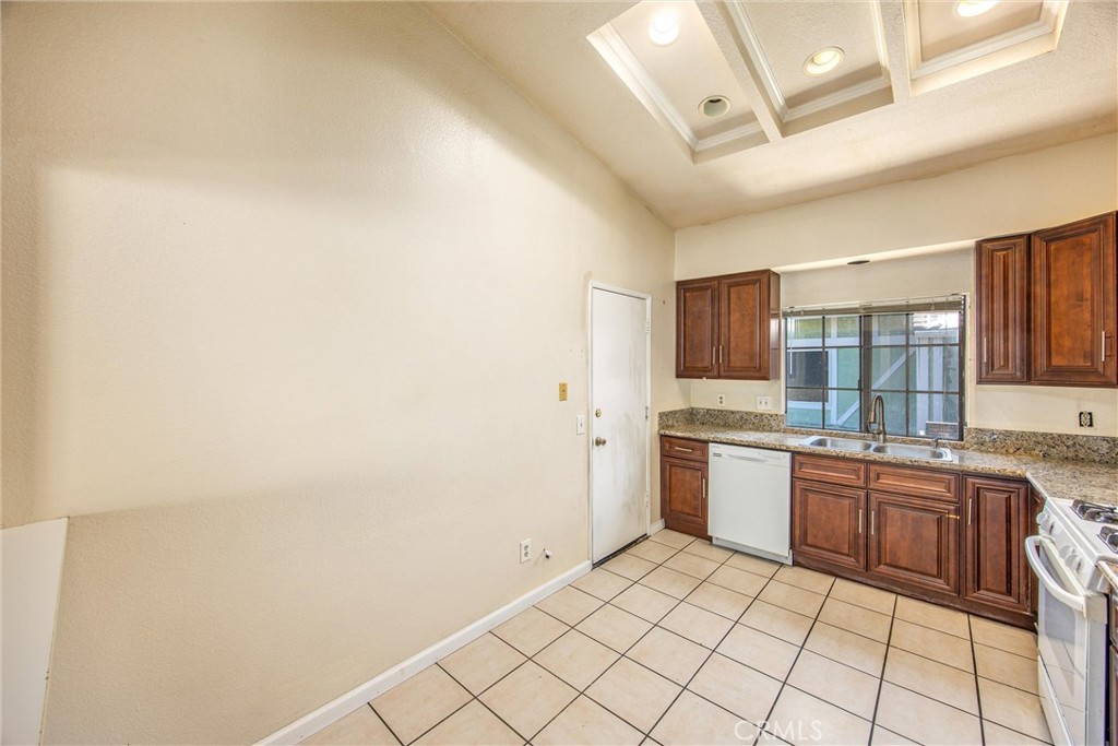 11457 Mount Ritter Street Property Photo 8