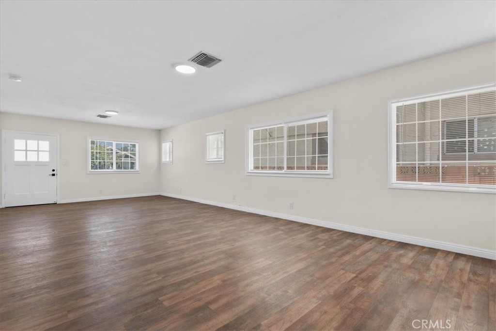 2640 Roseview Property Photo 6