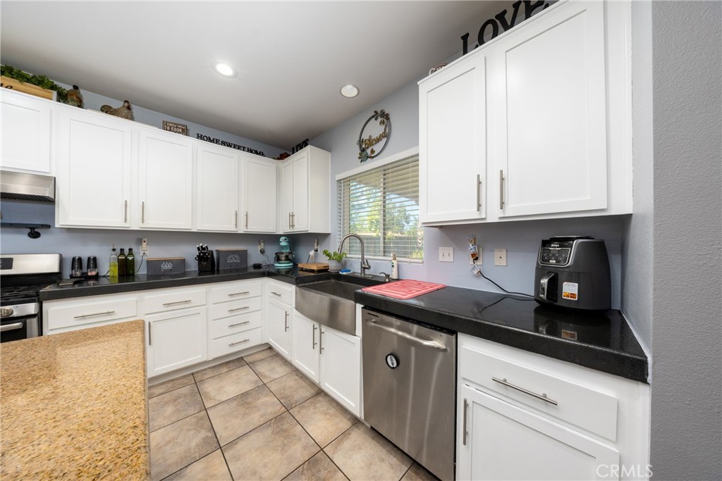 36464 Amateur Property Photo 14