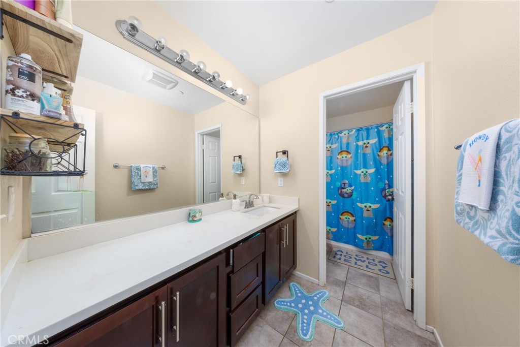 36464 Amateur Property Photo 24