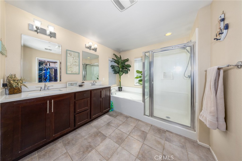 36464 Amateur Property Photo 31