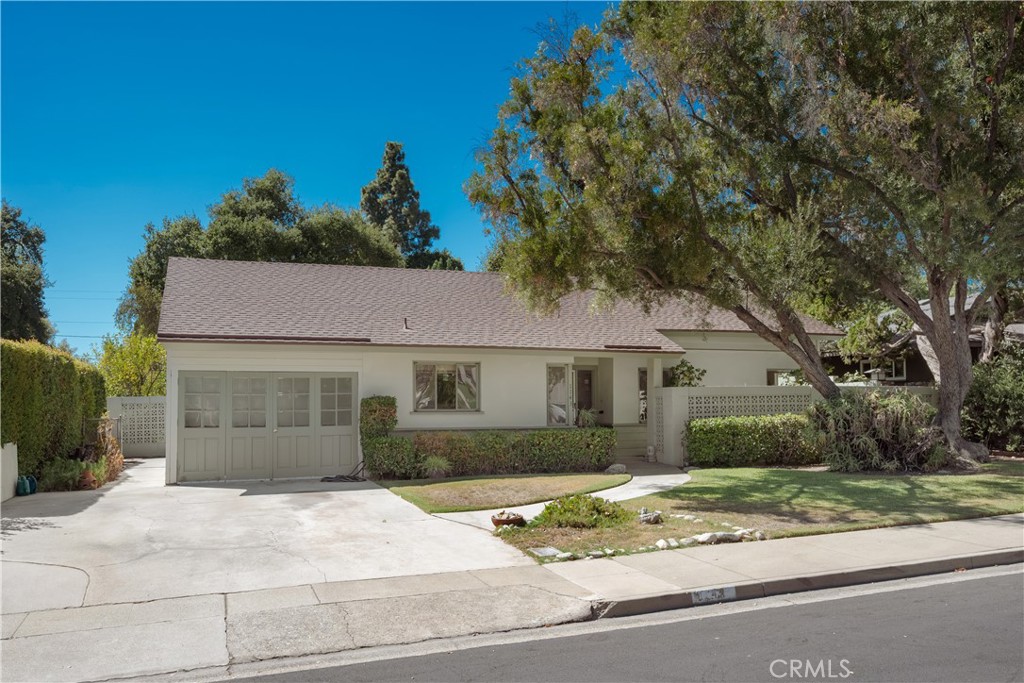 1143 Oxford Avenue Property Photo 3