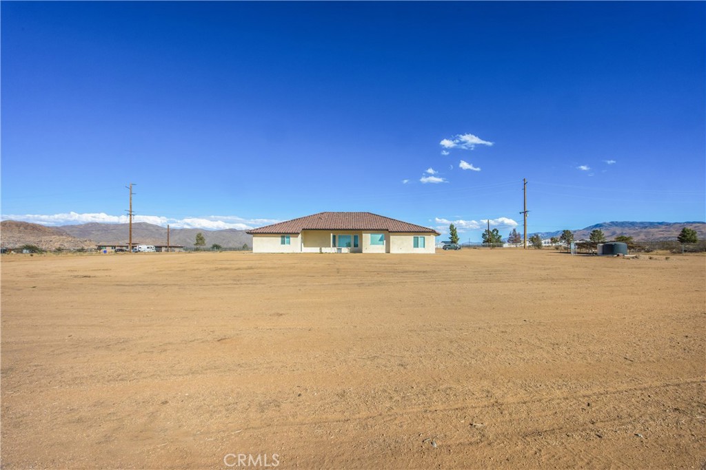 11386 Tujunga Property Photo 8