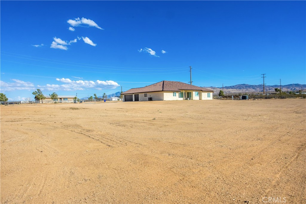 11386 Tujunga Property Photo 9