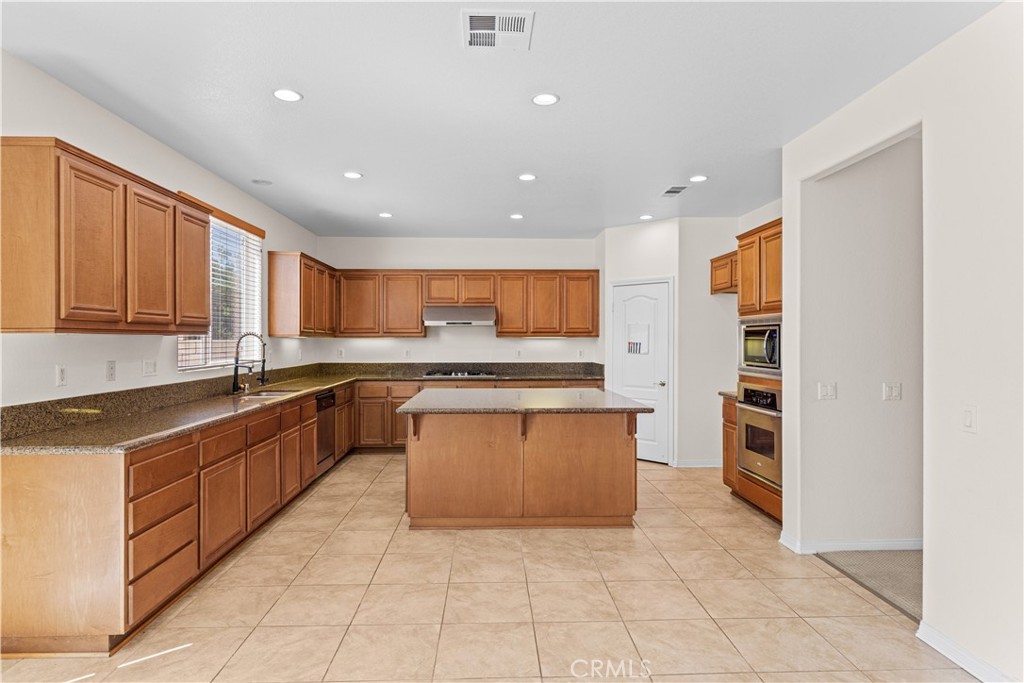 13763 Deerpath Circle Property Photo 10