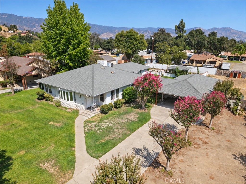 2989 Ladera Road Property Photo 3