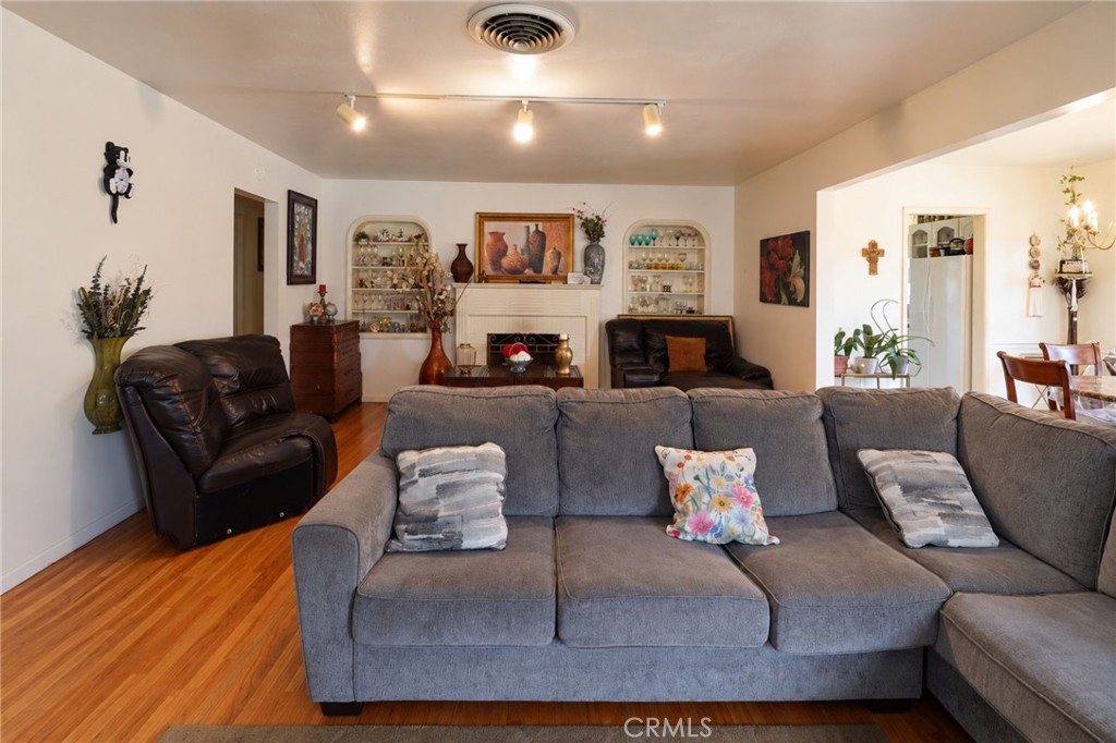 2989 Ladera Road Property Photo 8