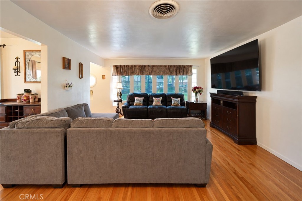 2989 Ladera Road Property Photo 12