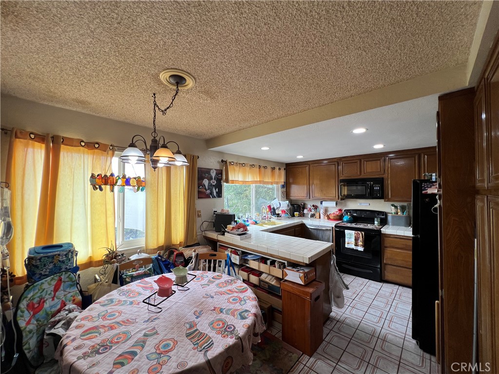 8915 Whirlaway Court Property Photo 9