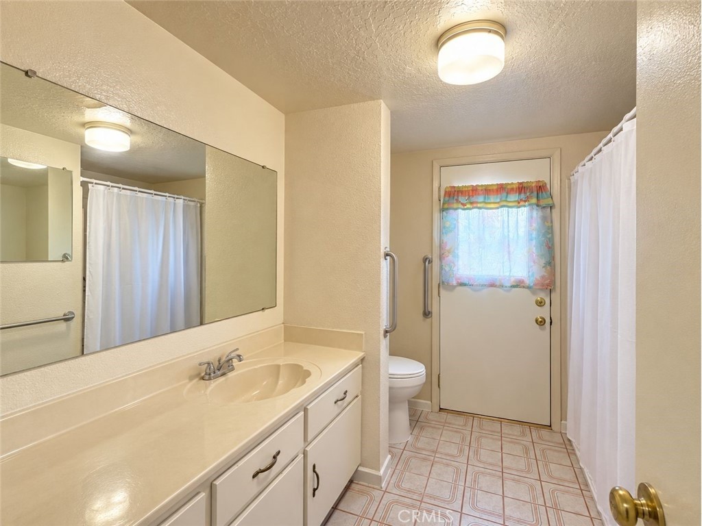 8915 Whirlaway Court Property Photo 14