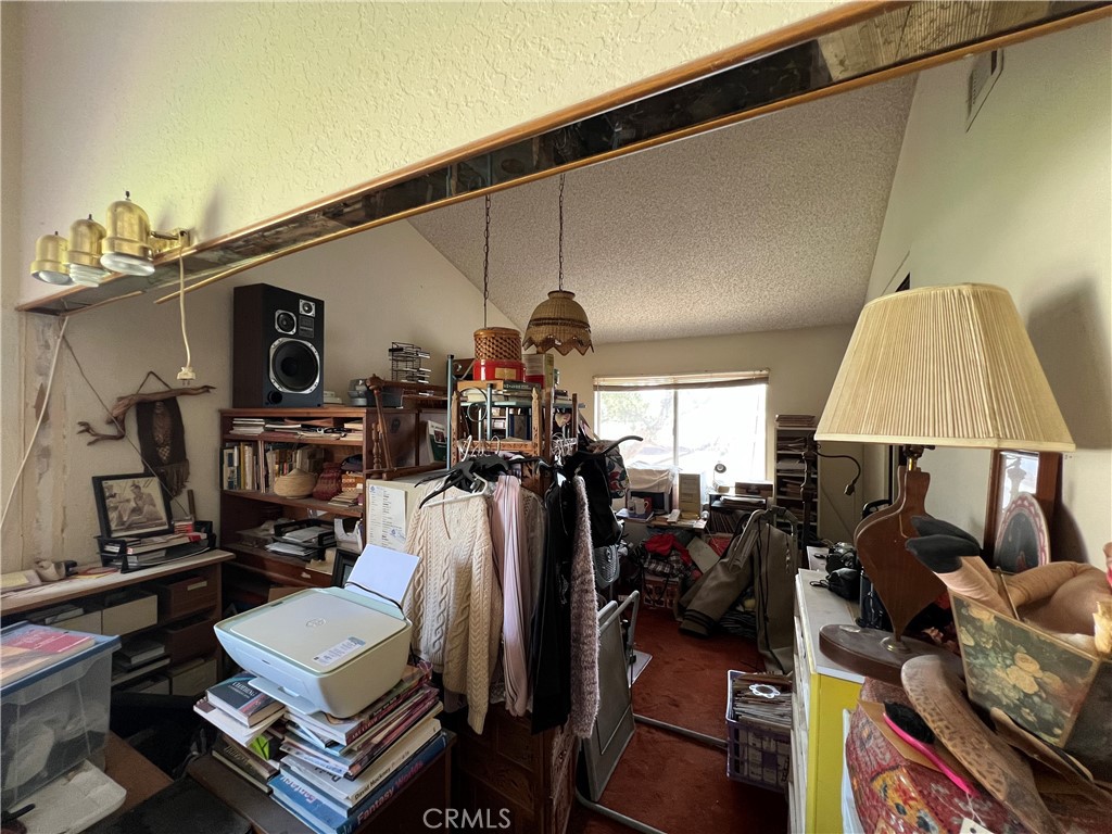 8915 Whirlaway Court Property Photo 23