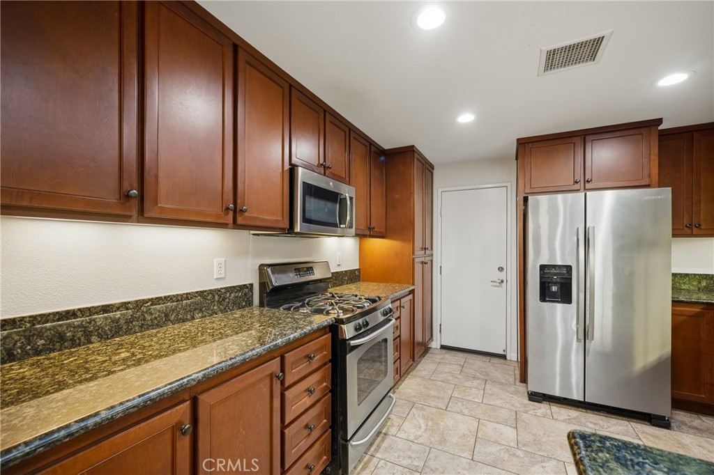12422 Benton Drive 2 Property Photo 11