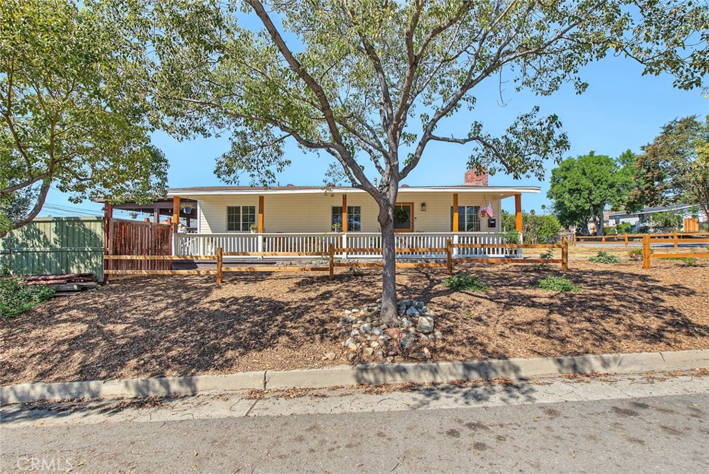 321 N Cataract Property Photo 1