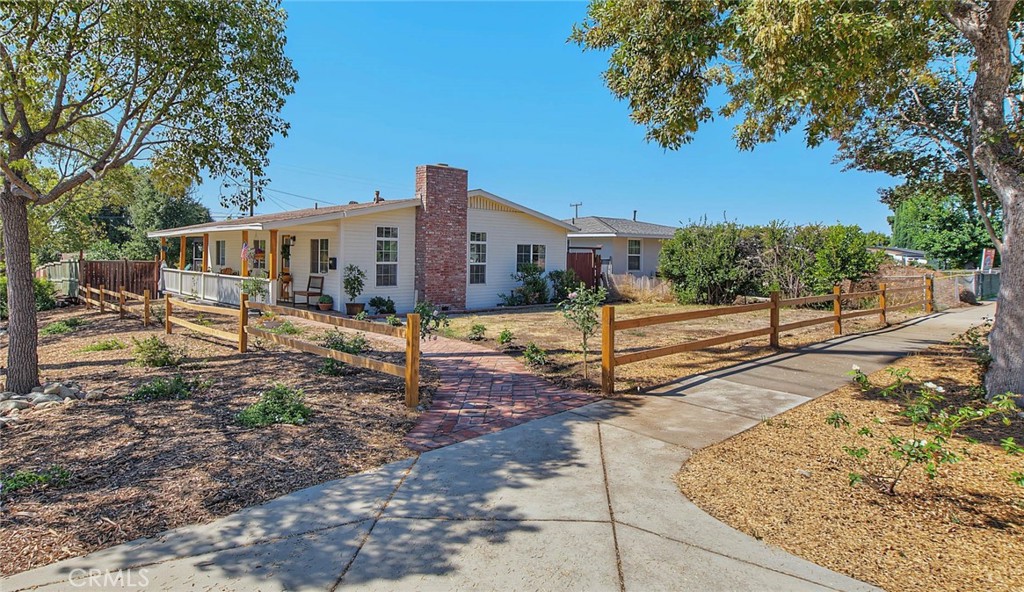 321 N Cataract Property Photo 2