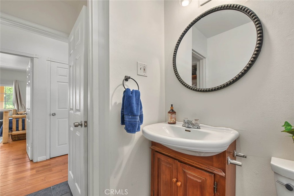 321 N Cataract Property Photo 27