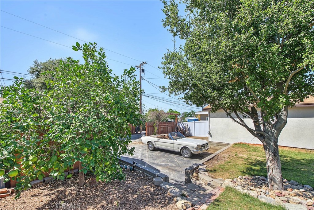 321 N Cataract Property Photo 38
