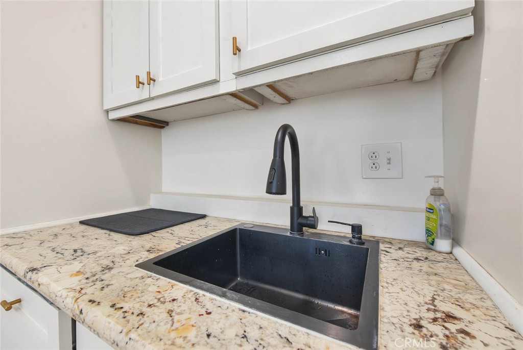 321 N Cataract Property Photo 50