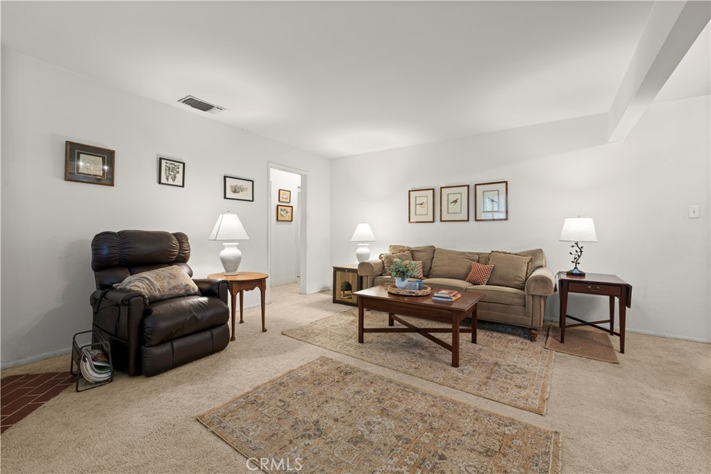 2736 W Court Street Property Photo 3