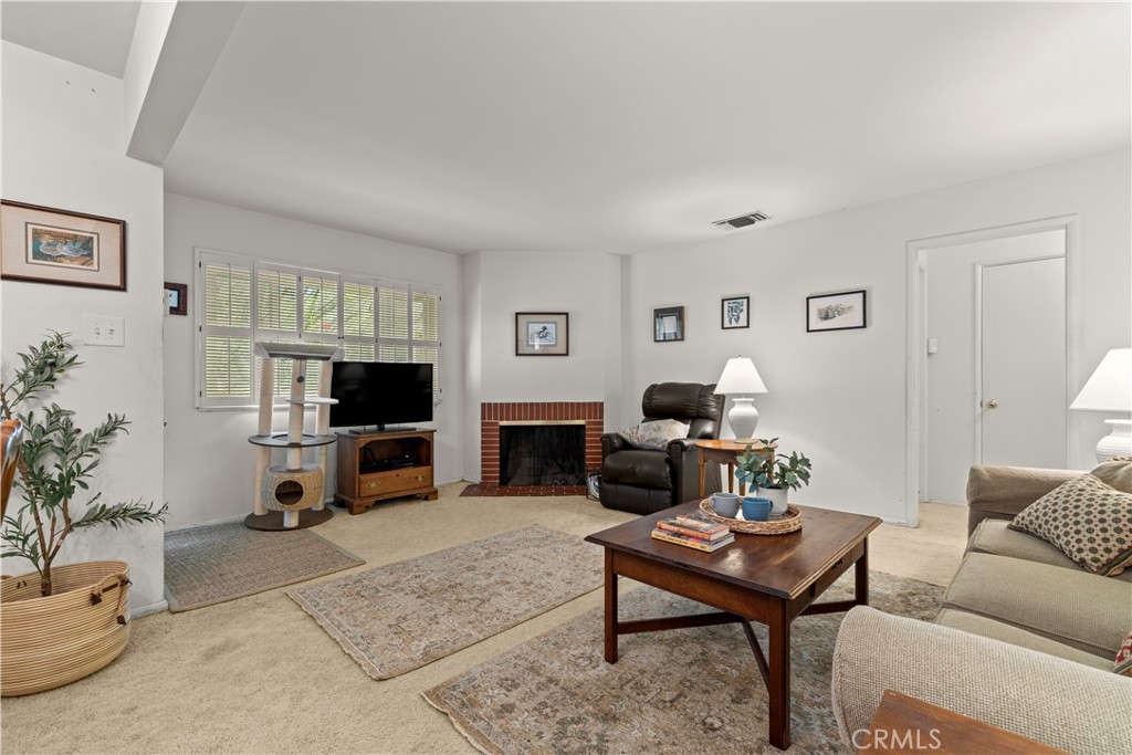 2736 W Court Street Property Photo 5