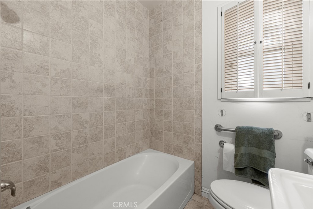 2736 W Court Street Property Photo 20