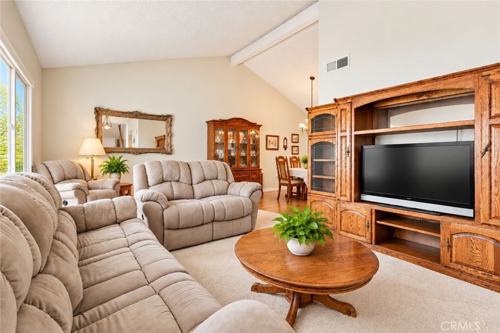 1507 S Glencroft Property Photo 4
