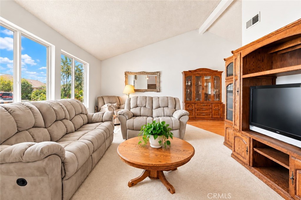 1507 S Glencroft Property Photo 6