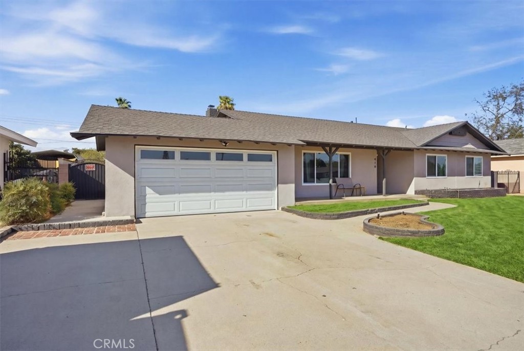 418 E Margarita Road Property Photo 1
