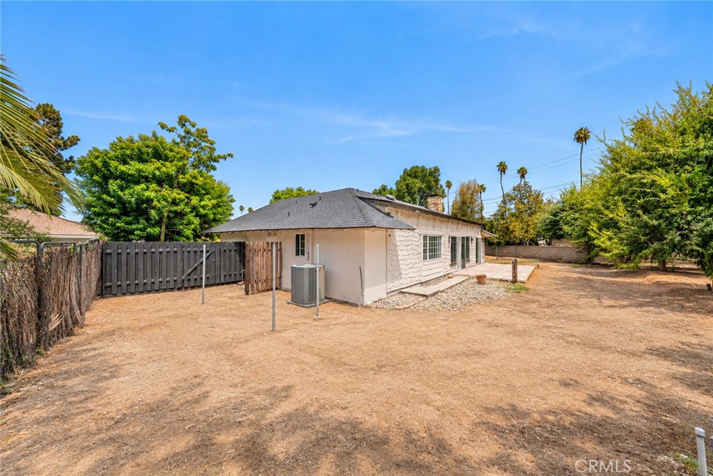 1076 Los Altos Court Property Photo 29