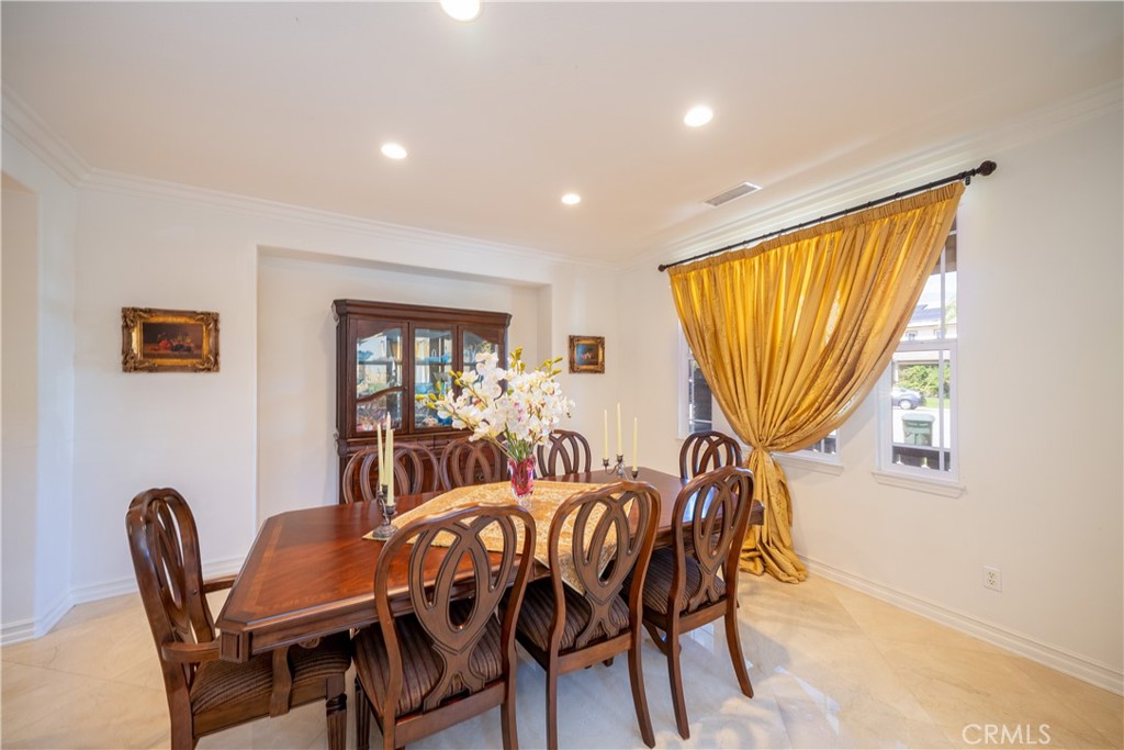 12327 Royal Oaks Drive Property Photo 8