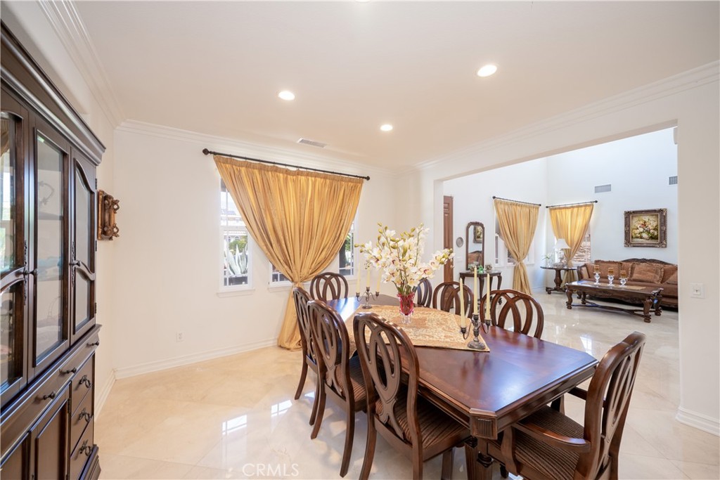 12327 Royal Oaks Drive Property Photo 9