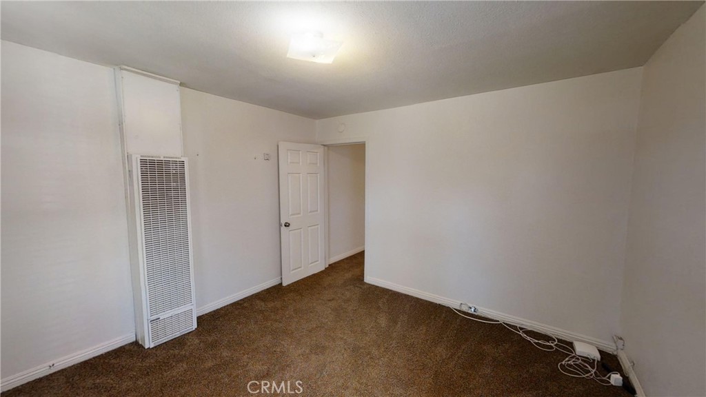 138 N Riverside Avenue Property Photo 3