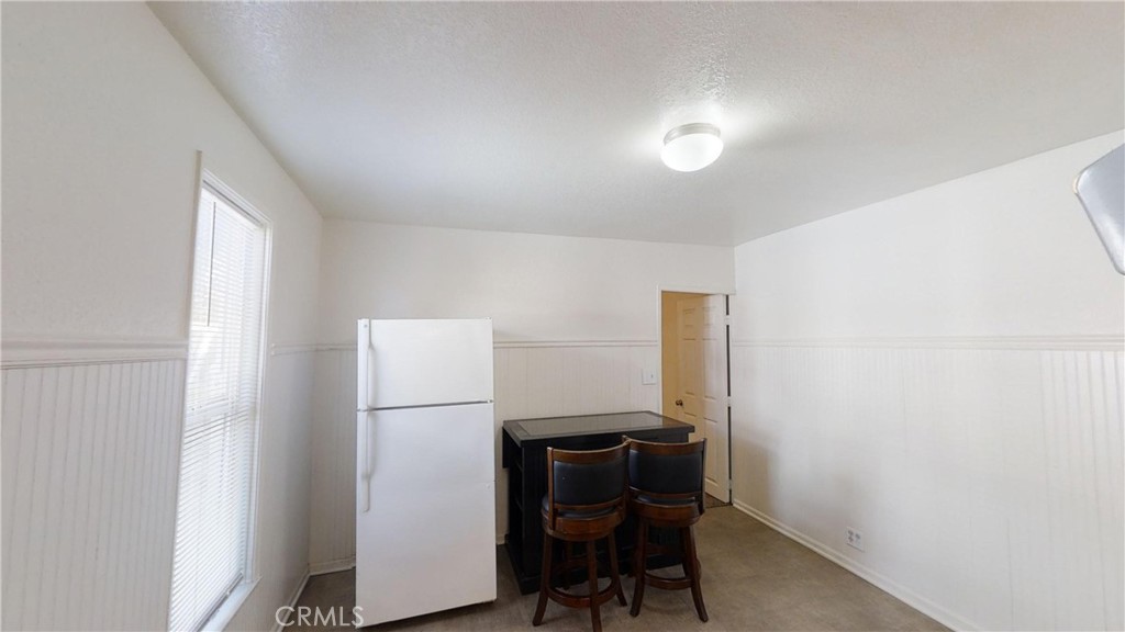 138 N Riverside Avenue Property Photo 6