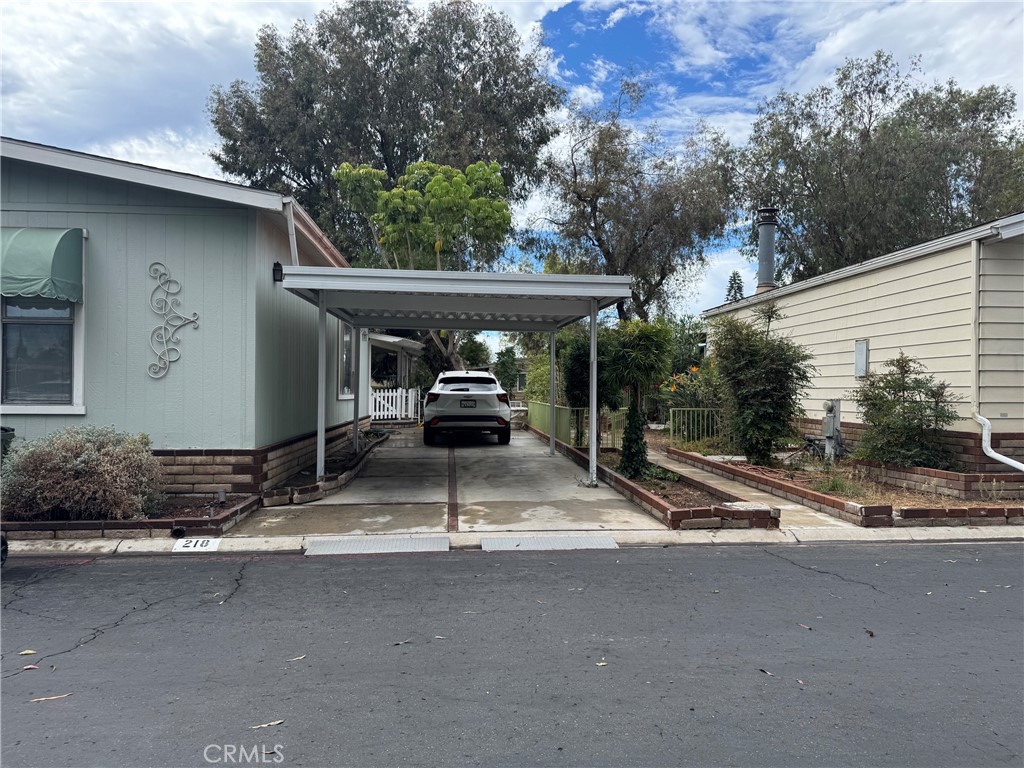 1919 Coronet Avenue 218 Property Photo 2