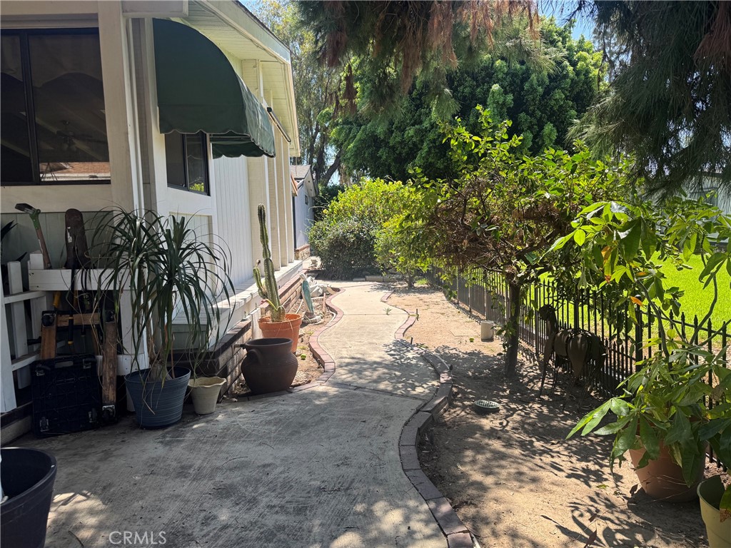 1919 Coronet Avenue 218 Property Photo 29