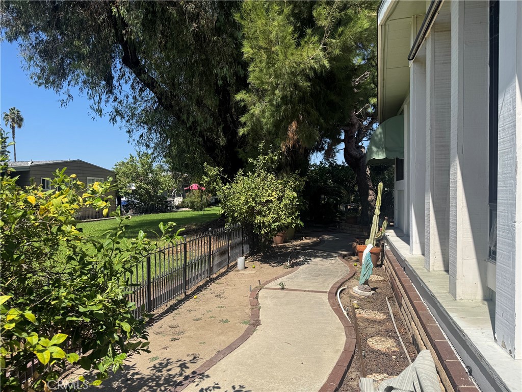 1919 Coronet Avenue 218 Property Photo 30