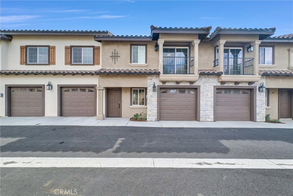 16385 Valencia Avenue 3 Property Photo 2