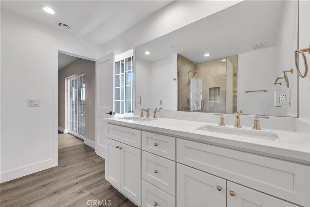 16385 Valencia Avenue 3 Property Photo 23