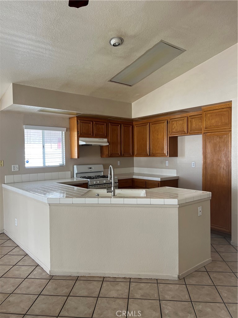 12939 Gerrard Property Photo 2
