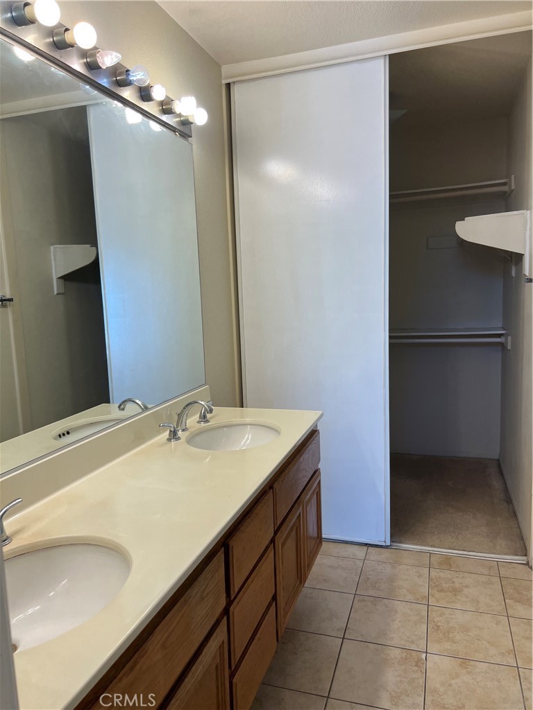 12939 Gerrard Property Photo 6