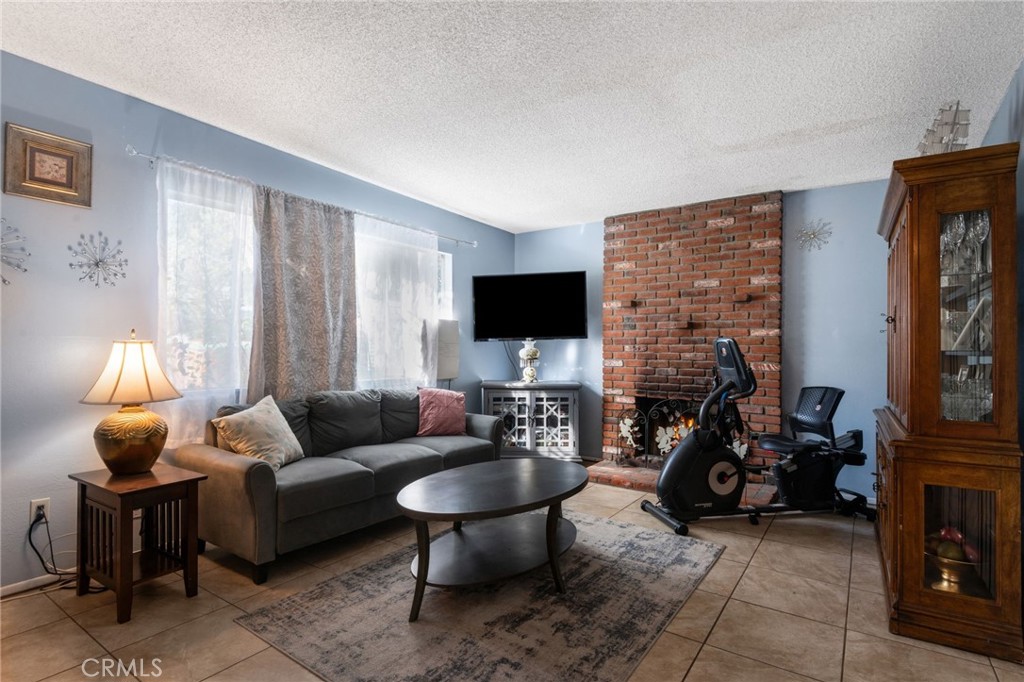 5450 N F Street Property Photo 5