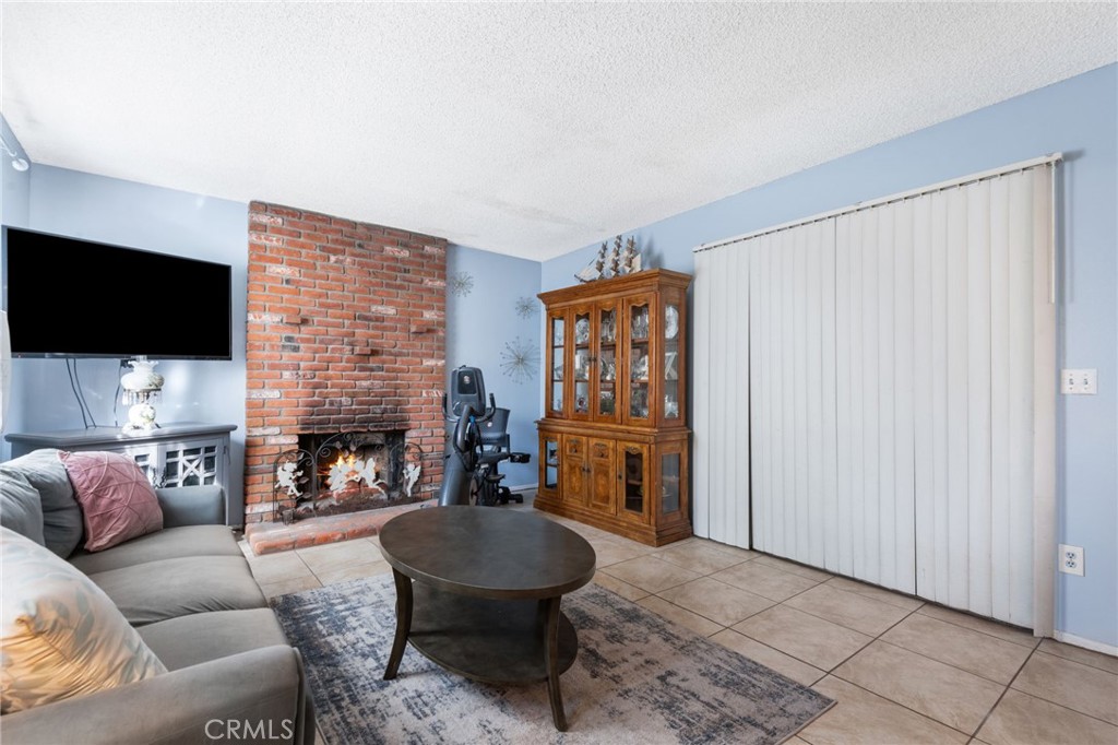 5450 N F Street Property Photo 7