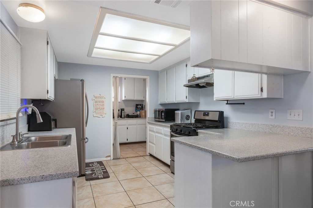 5450 N F Street Property Photo 8