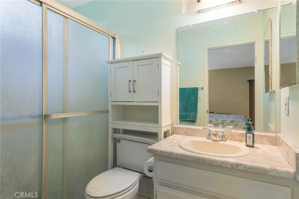 5450 N F Street Property Photo 15