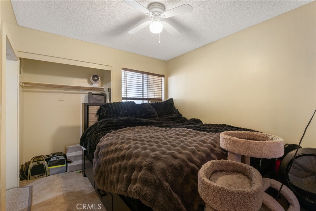 5450 N F Street Property Photo 16