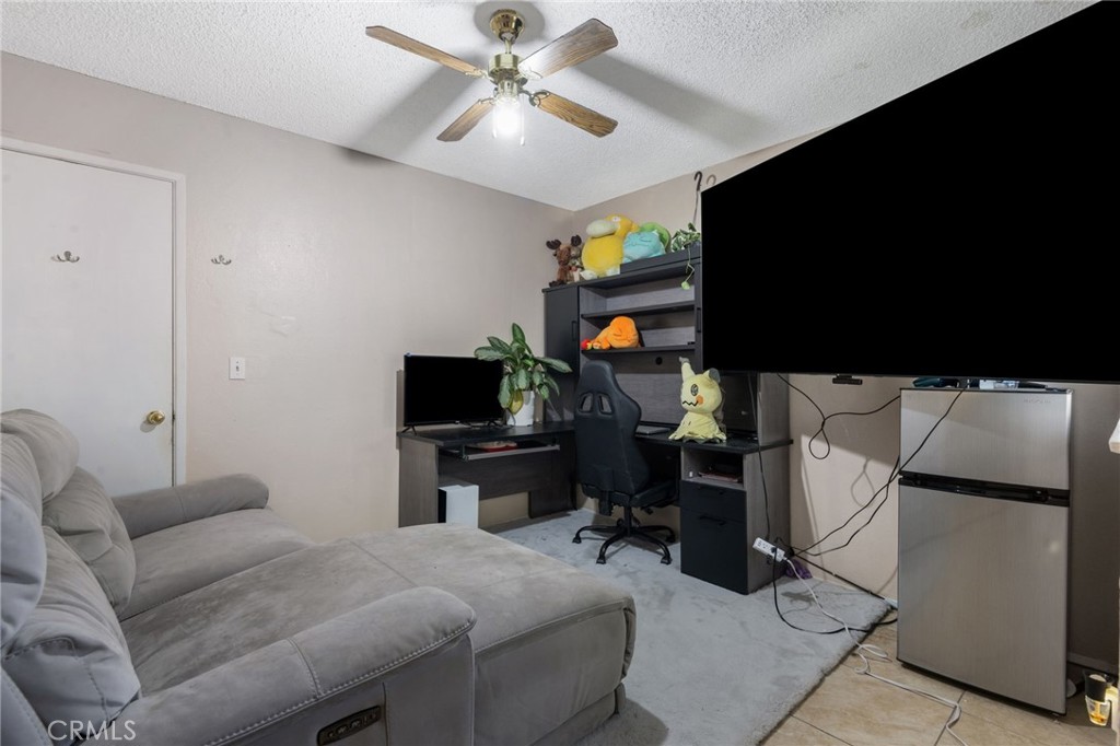 5450 N F Street Property Photo 17