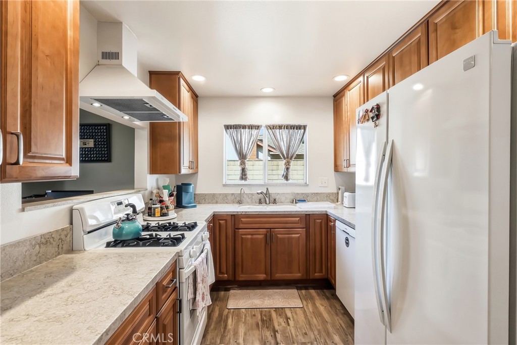 673 Strongbow Drive Property Photo 12