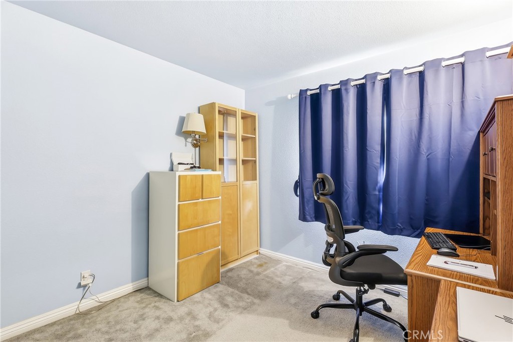 673 Strongbow Drive Property Photo 32