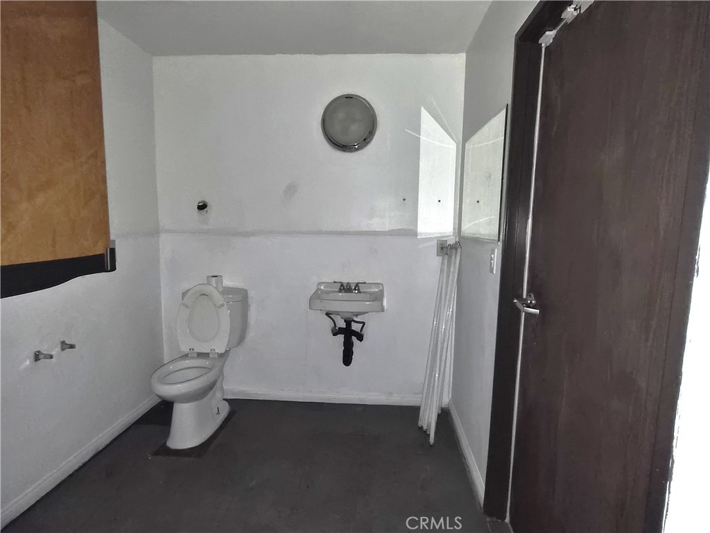 118 E Foothill Property Photo 5