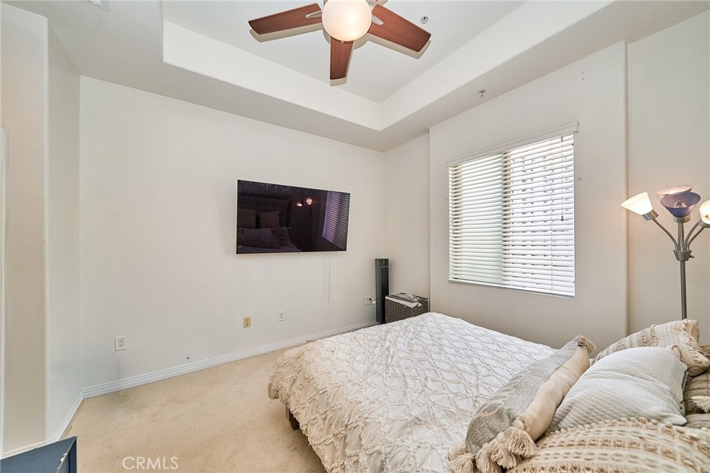 931 E Walnut 607 Property Photo 21
