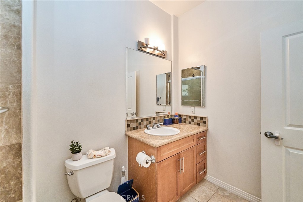 931 E Walnut 607 Property Photo 26